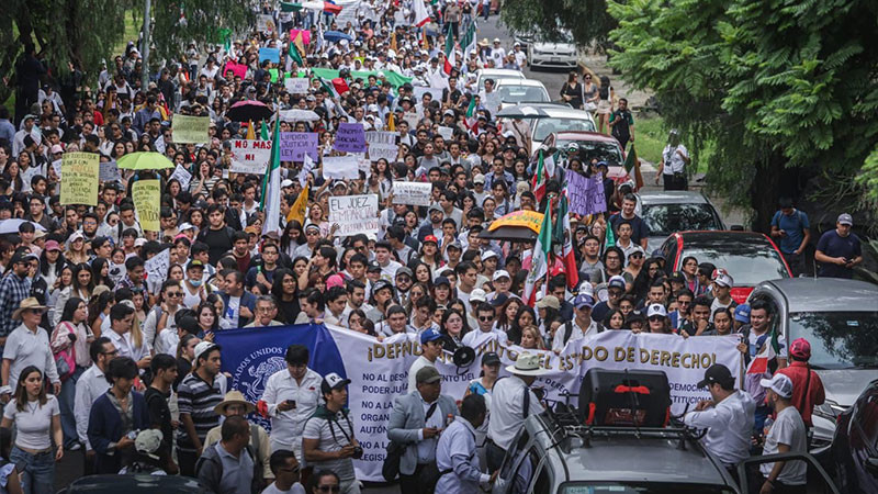 Estudiantes de Derecho de la UNAM protestan contra reforma judicial