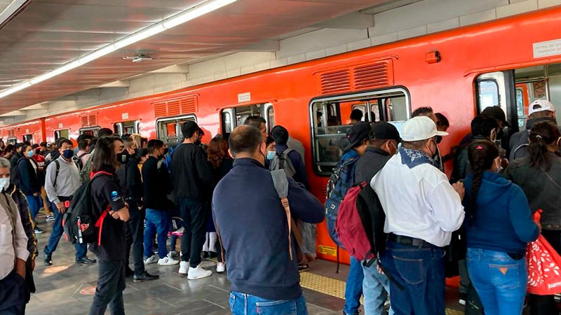 Falla en Línea 3 del Metro deja a cientos de personas encerradas en convoy