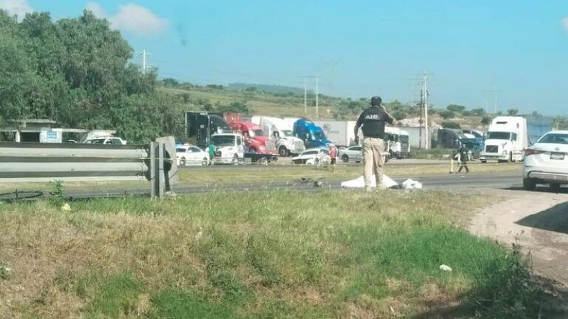 Dos ciclistas peregrinos queretanos mueren atropellados en la autopista 57