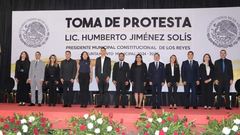 Humberto Jiménez rinde protesta como presidente municipal de Los Reyes, Michoacán