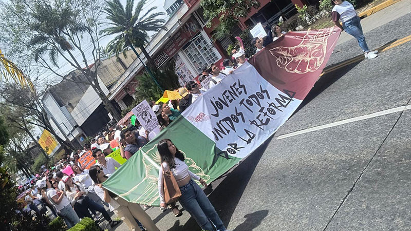 Ahora estudiantes a favor de la reforma judicial se manifiestan en varios estados del país