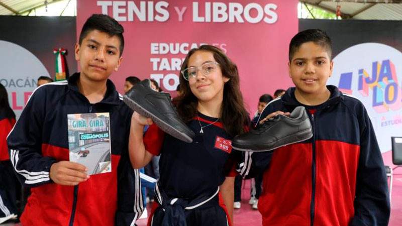 Arranca Bedolla entrega de tenis a estudiantes de secundaria