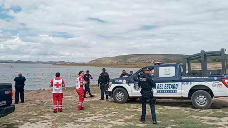 Cae helicóptero en la Presa de Chihuahua; rescatan a tres tripulantes 