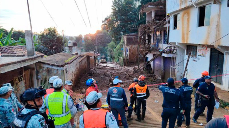 Deslave sepulta a familia en Xalapa, Veracruz; hay tres personas muertas