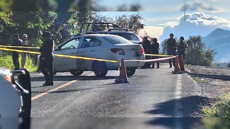 Michoacán: Fueron dos los autos quemados en la carretera Morelia - Zinapécuaro, en ataque coordinado