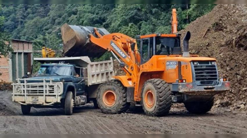 Se agiliza tránsito vehicular en la carretera federal 120 SJR-Xilitla con apertura de carril adicional provisional