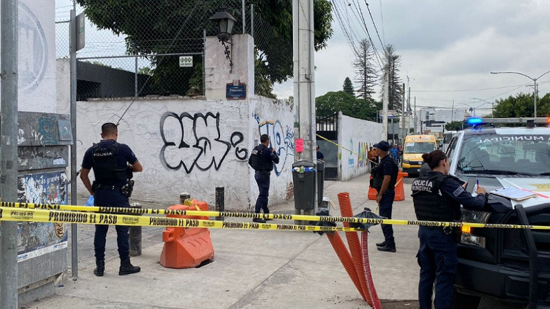 Hombre muere en la vía pública en Querétaro, Querétaro