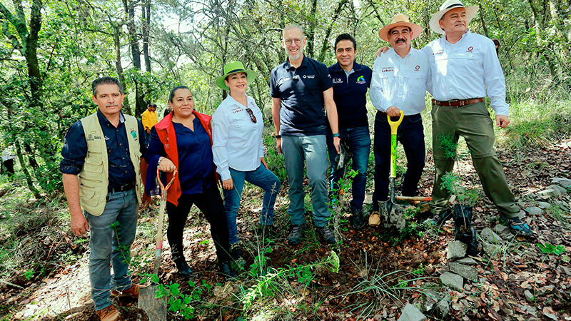 Participa SEDESU en reforestación La Beata, Querétaro 