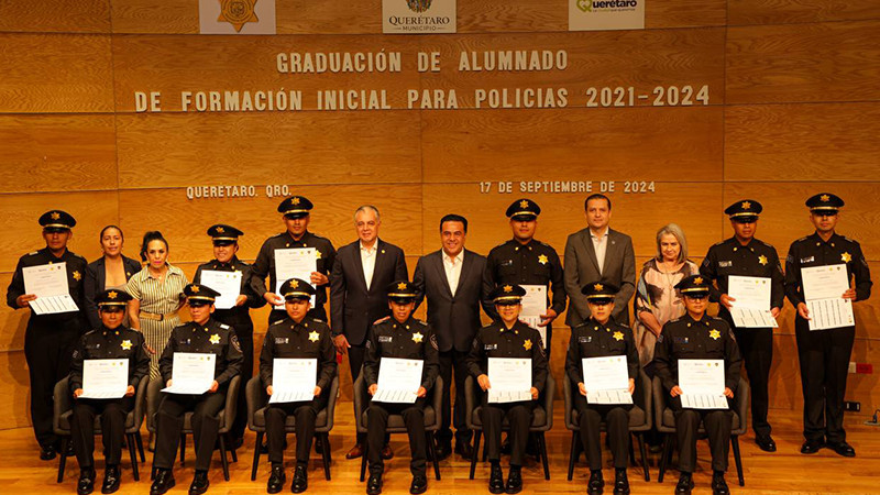 Se gradúan 13 del curso de Formación Inicial Policial  en Querétaro