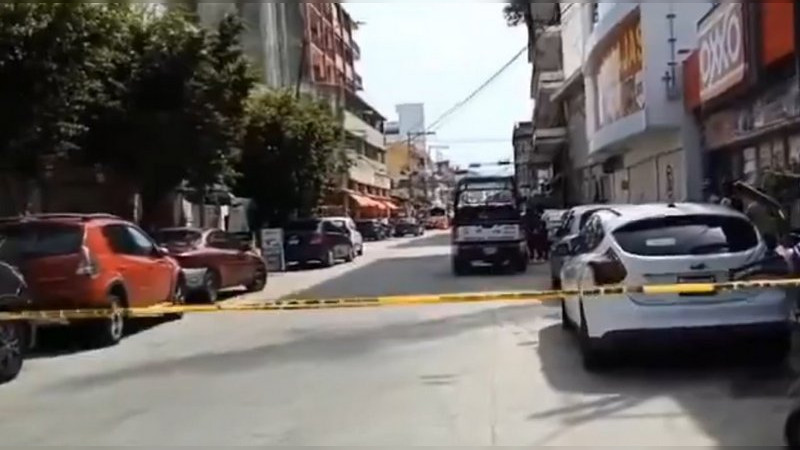 Asaltantes atracan centro joyero en Acapulco, Guerrero