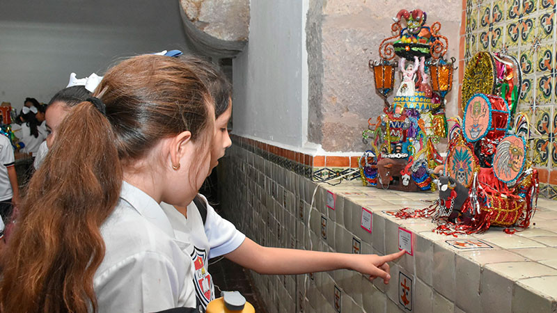 Con muestra de toritos miniatura inicia 47 aniversario de Casa de la Cultura de Morelia, Michoacán