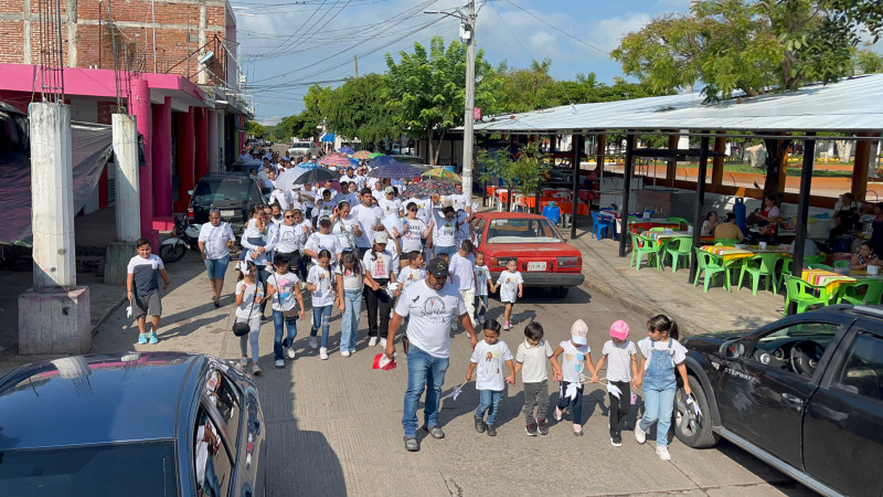 Marcha por la paz en Buenavista, Michoacán, tras asesinato de empresario limonero