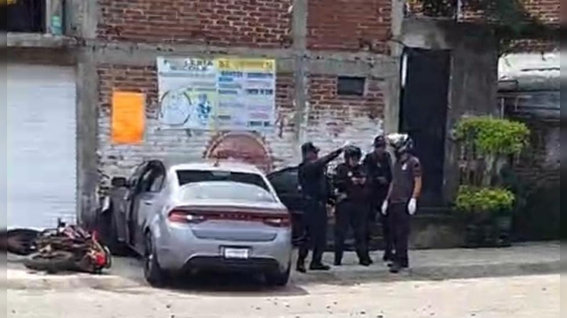 Automovilista asesinado en persecución en Uruapan, Michoacán; transeúnte herido por bala perdida