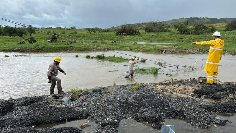 Restablecido el suministro eléctrico a usuarios afectados por “John” en Guerrero y Oaxaca: CFE