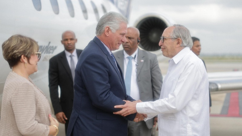 Presidente de Cuba, Miguel Díaz-Canel, arriba a México para toma de protesta de Claudia Sheinbaum 