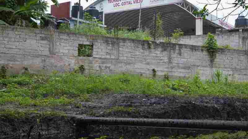 Acusan habitantes de Papantla daños por un derrame de Pemex