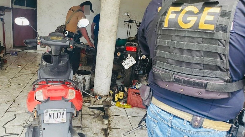 Aseguran en Morelia, Michoacán, taller mecánico con motocicletas robadas 