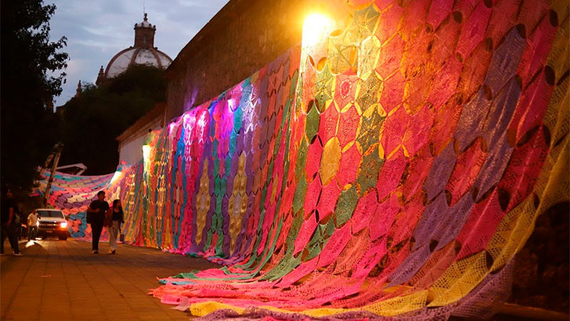 Cielo Tejido ilumina el Andador Nigromante en honor a los bebés que partieron de forma inesperada