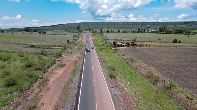 Gobierno de Bedolla concluye conservación de entronque carretero Jiquilpan-Valle de Juárez