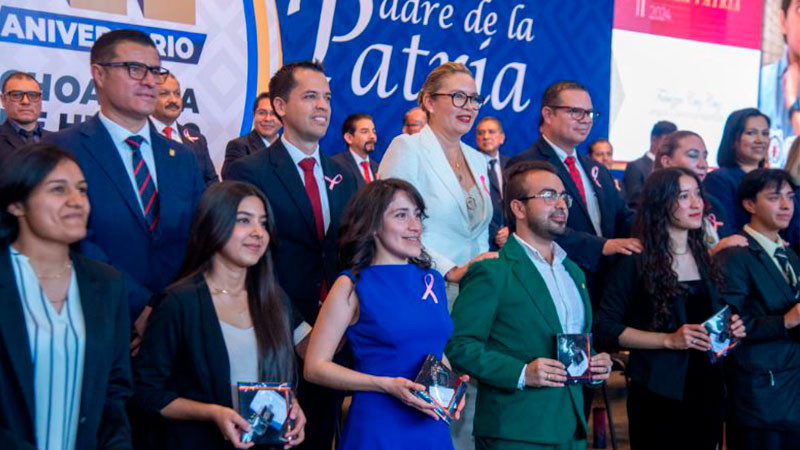 Galardonadas y galardonados del Premio Padre de la Patria, deben ser líderes de proyectos y ejemplo: Yarabí Ávila