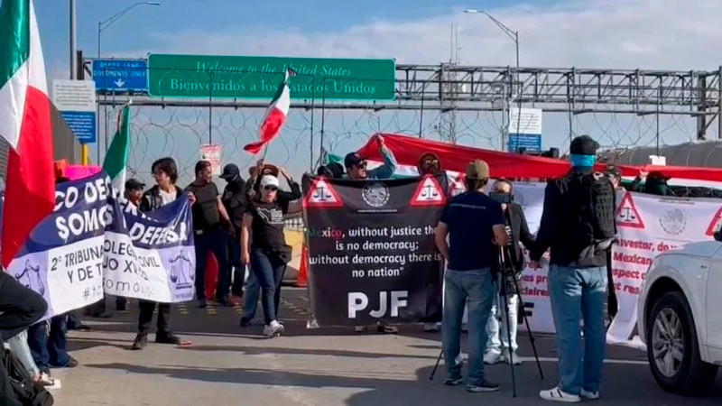 Manifestantes en contra de la reforma judicial cierran paso fronterizo entre México y EEUU