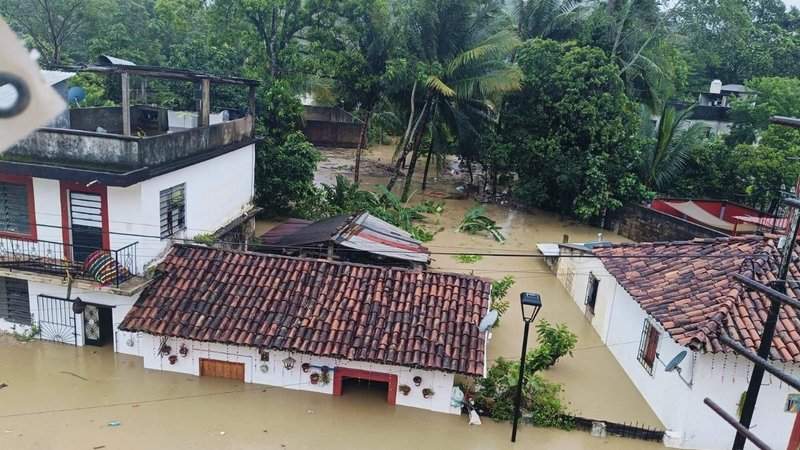 Saldo de 2 muertos y un desaparecido dejan lluvias en Veracruz