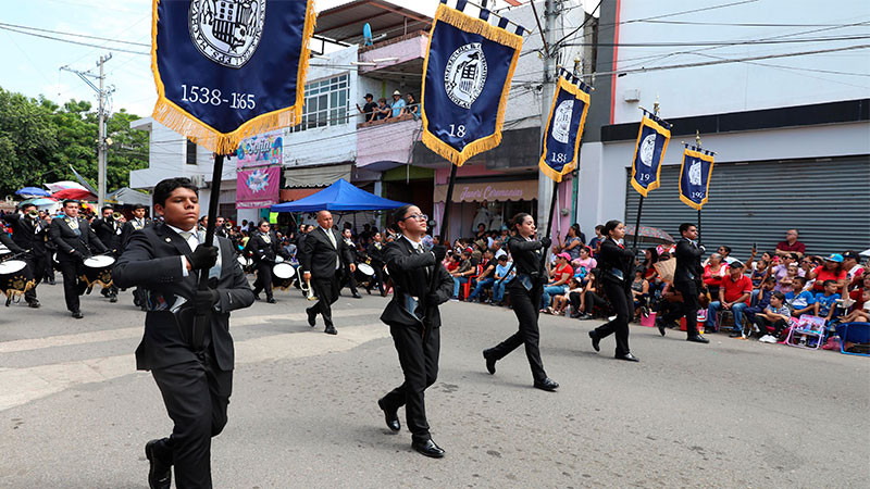 UMSNH hace honor a los “Sentimientos de la Nación” del Generalísimo Morelos; nicolaitas participan en el desfile de Apatzingán