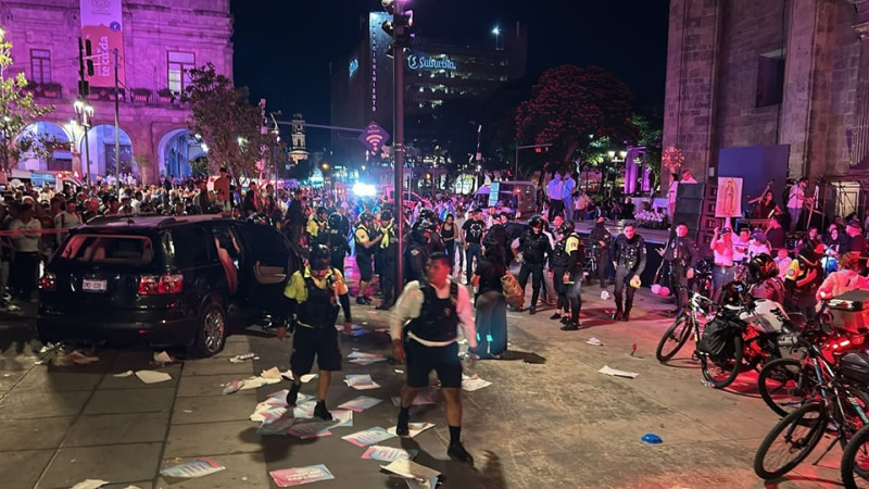 Durante una manifestación ProVida, atropellan a 9 personas frente a Catedral de Guadalajara