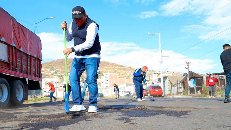 Juan Carlos Barragán lanza Échale una Mano al Bachetón