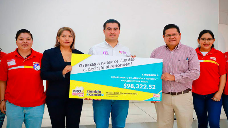 DIF Morelia recibe donativo de Redondeo OXXO en favor del CAMAR 