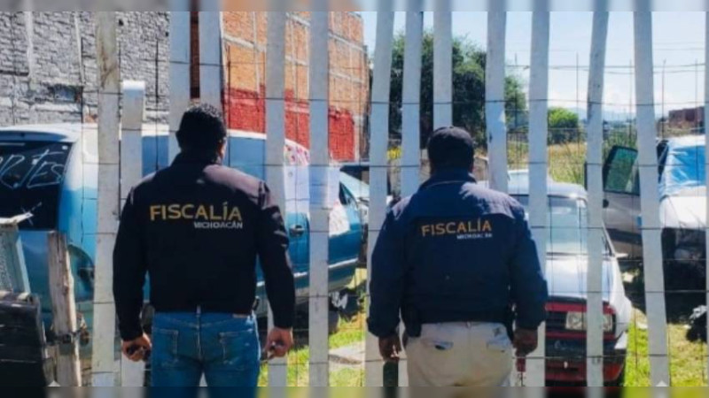 En cateo, Fiscalía asegura auto con placas alterdadas, en Morelia, Michoacán