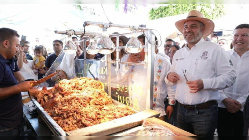 Visita Bedolla la 11 Feria Michoacana de las Carnitas en Tacámbaro, Michoacán