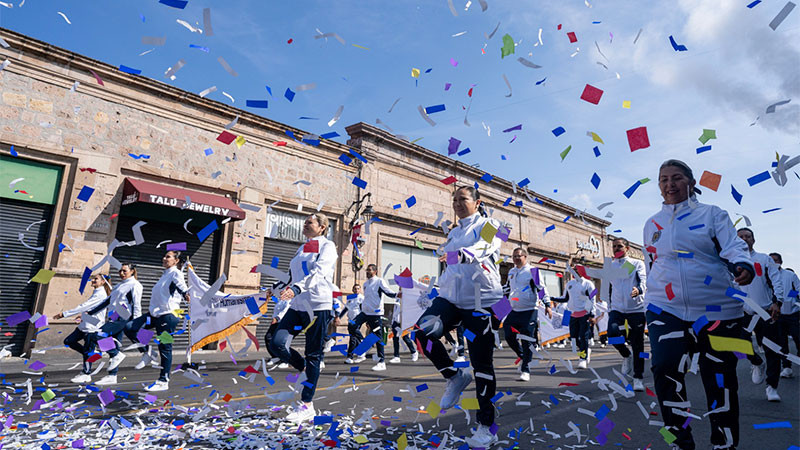 UMSNH muestra la grandeza de su talento deportivo en el desfile cívico deportivo con motivo del 114 aniversario de la Revolución Mexicana