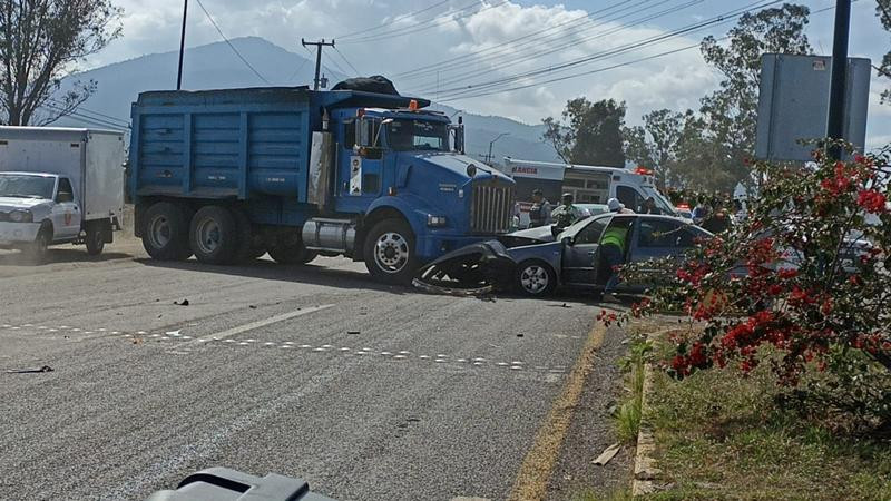 Choque en la carretera Morelia-Quiroga deja una persona herida