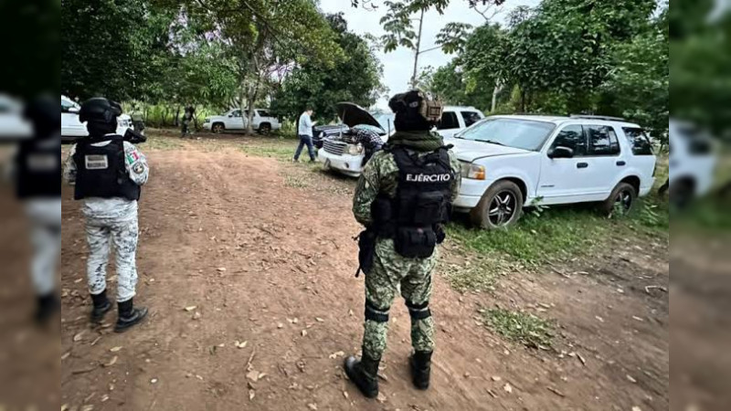 Reportan muertos y detenidos tras balacera y persecución con militares en Buenavista, Michoacán